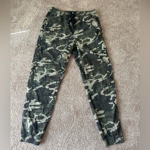RSQ Mens Size Medium Camo Jogger Pants